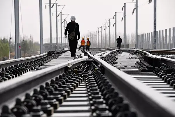 The 54E1 rail is used on high-speed railway tracks.