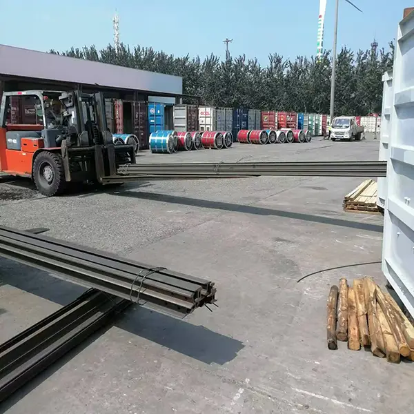 rail loading into shipping container