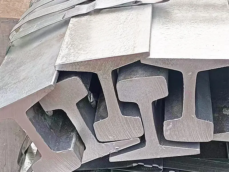 Hot dip galvanized crane rail bundle corrosion protection